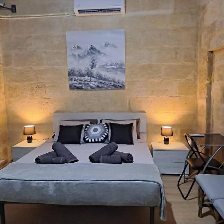Lovely 1 Bedroom Apartment In The Heart Of La Valeta Exterior foto